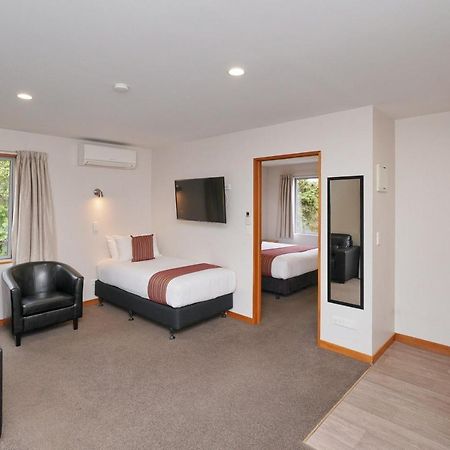 306 Motel Apartments Крайстчърч Екстериор снимка