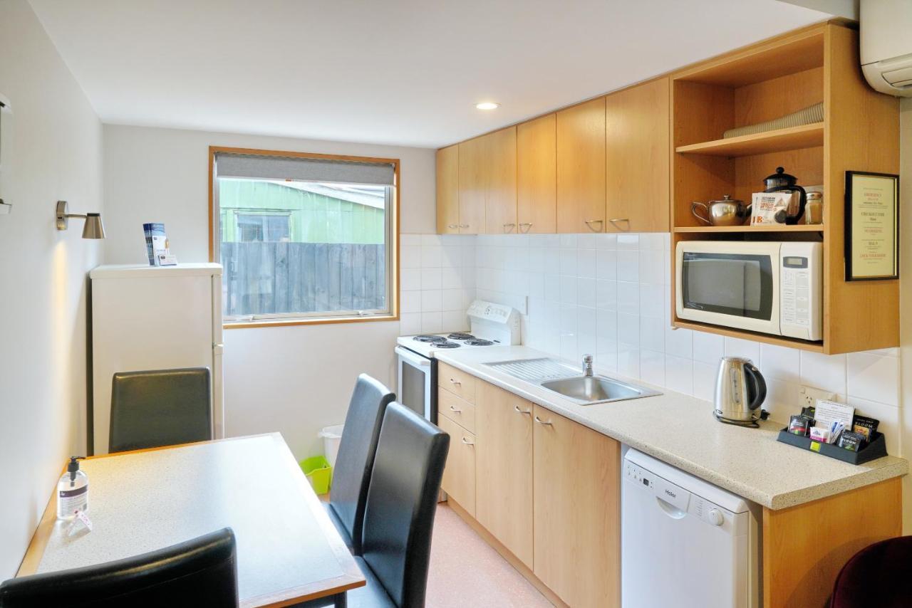 306 Motel Apartments Крайстчърч Екстериор снимка