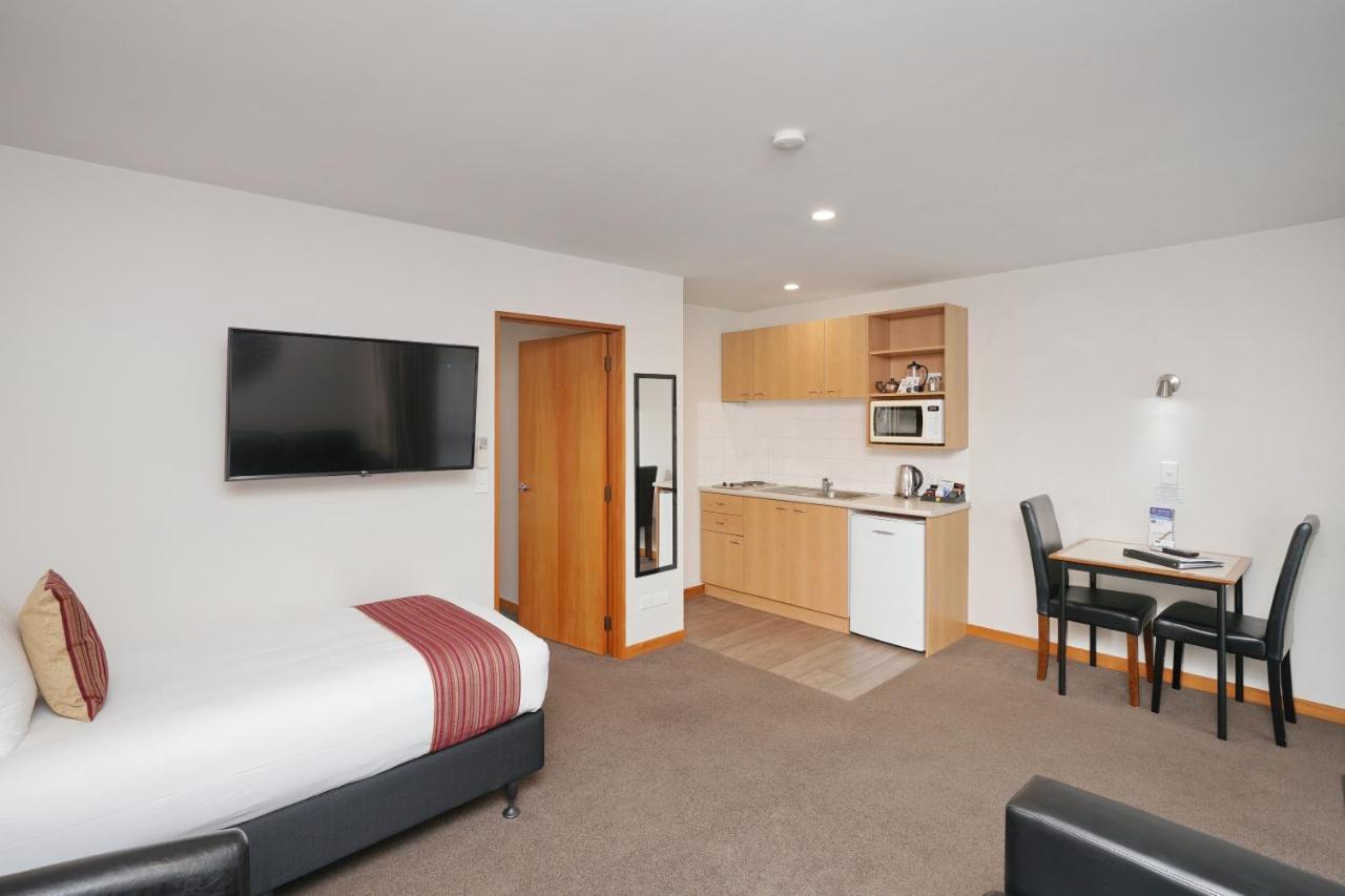 306 Motel Apartments Крайстчърч Екстериор снимка