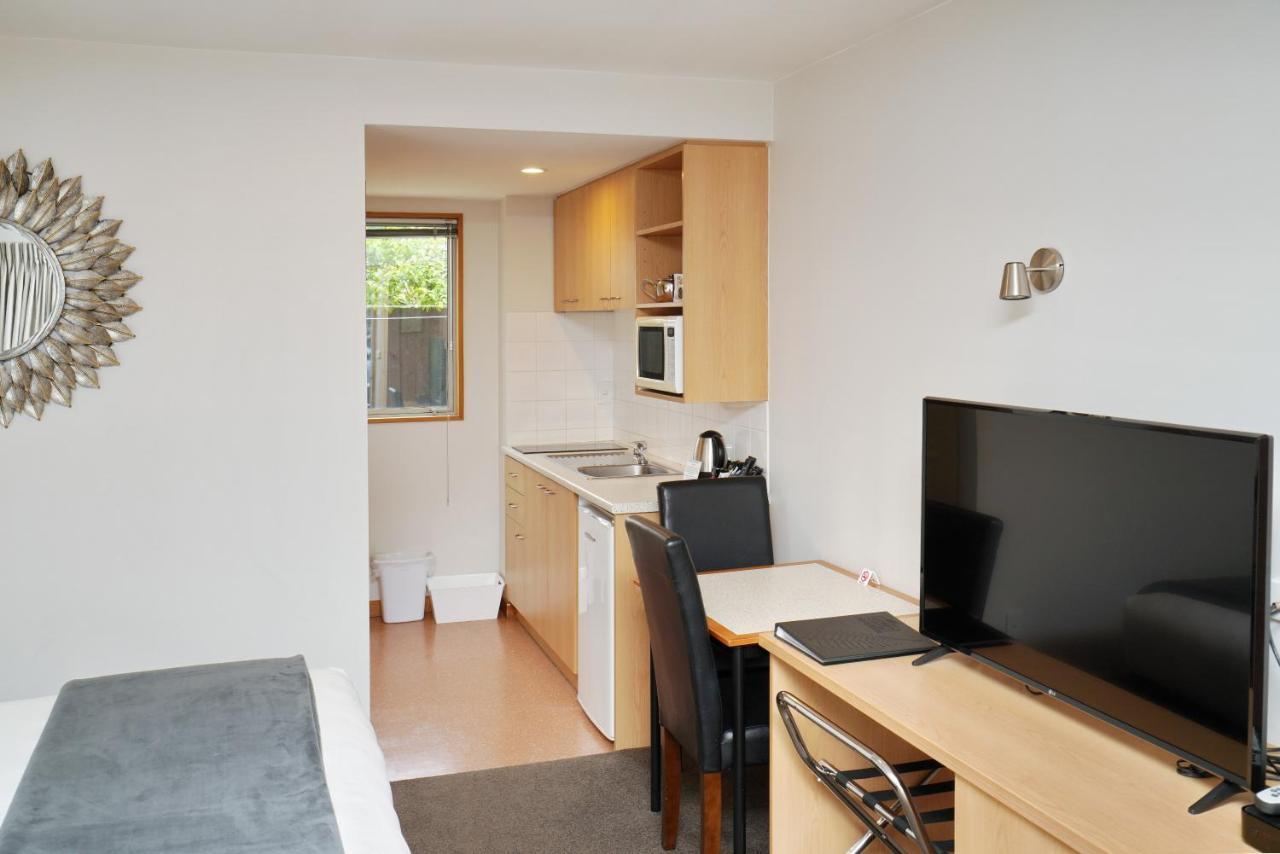 306 Motel Apartments Крайстчърч Екстериор снимка