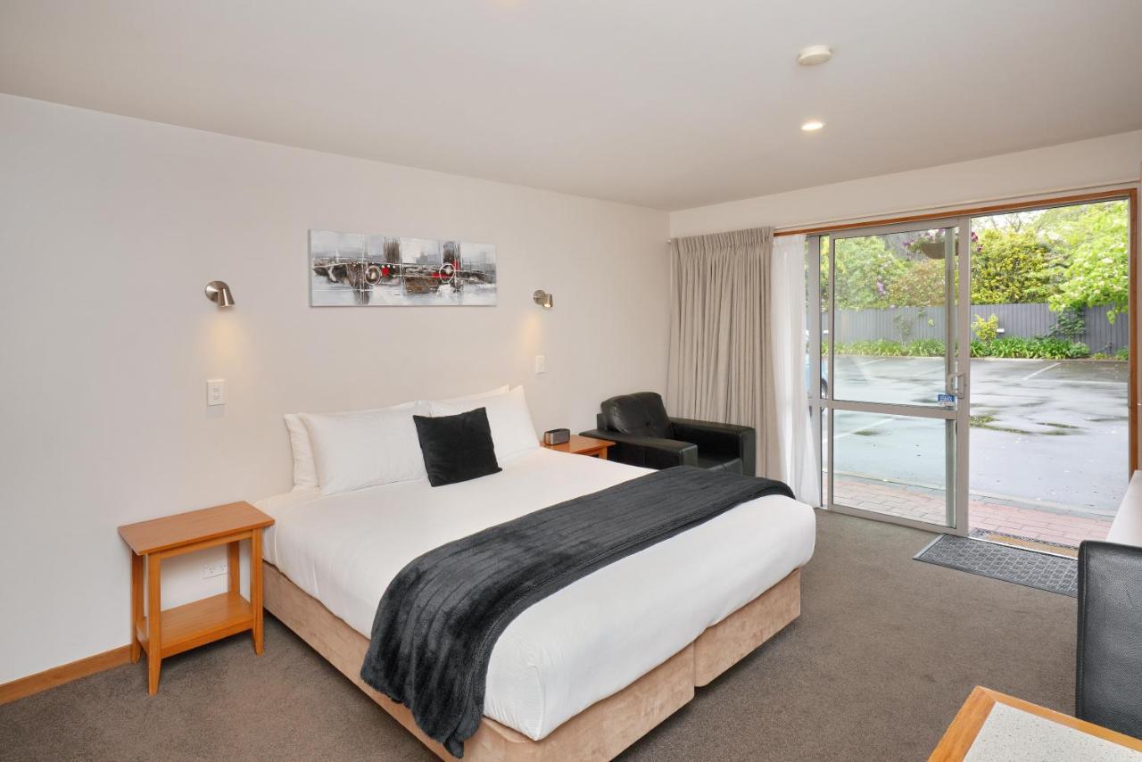 306 Motel Apartments Крайстчърч Екстериор снимка