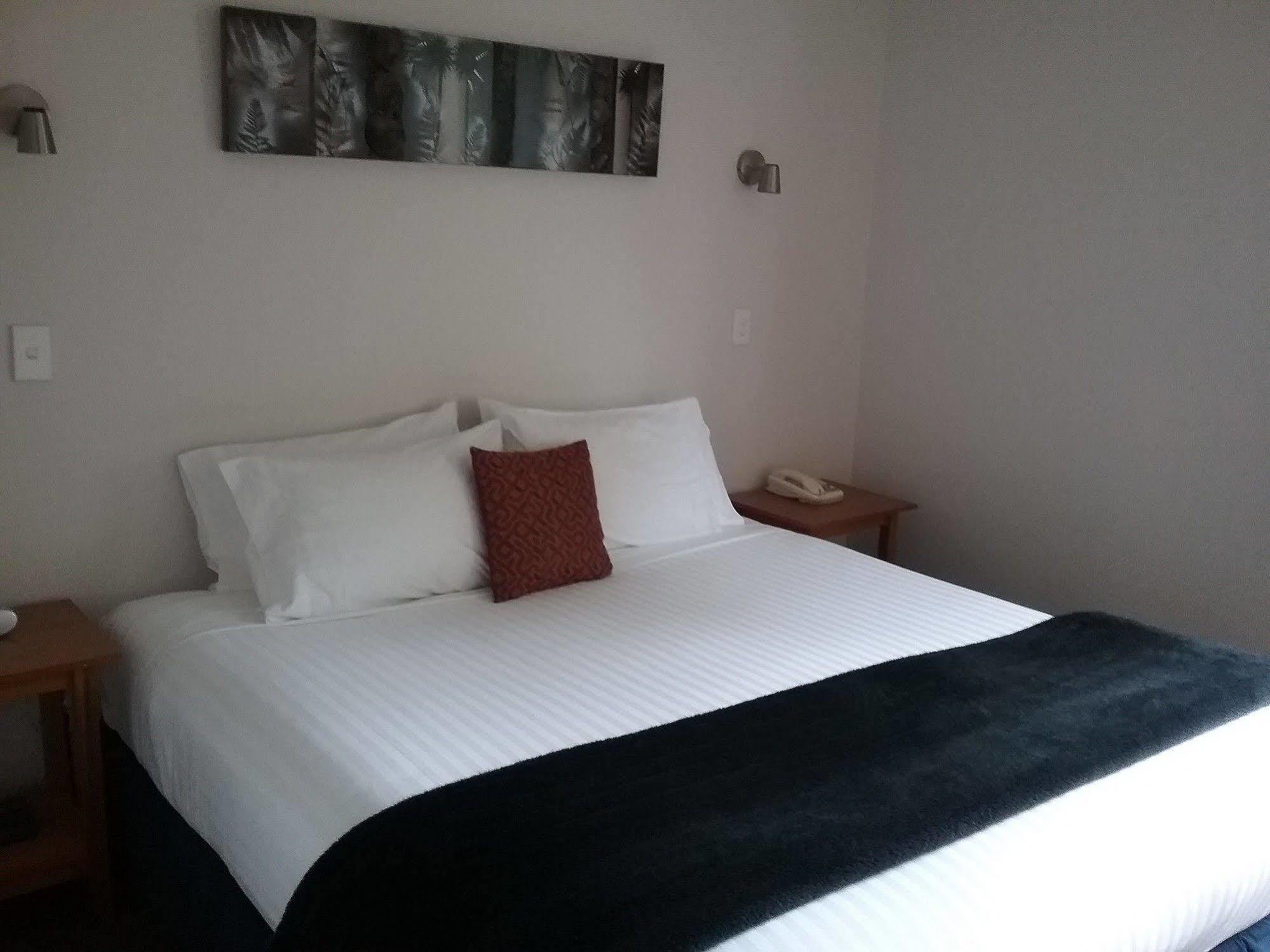 306 Motel Apartments Крайстчърч Екстериор снимка