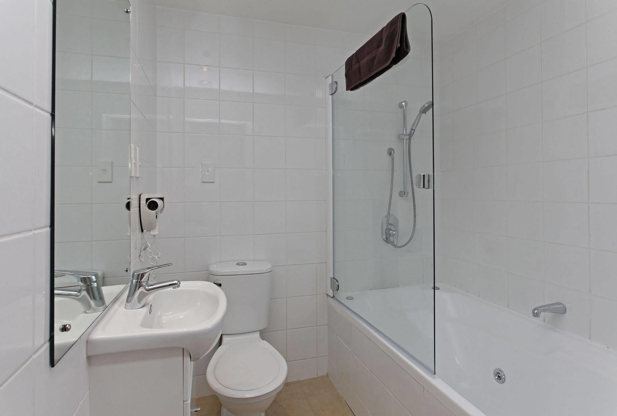 306 Motel Apartments Крайстчърч Екстериор снимка